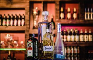 Treasures-Las-Vegas-VIP-Open-Bar-All-You-Can-Drink-Gentlemens-Club